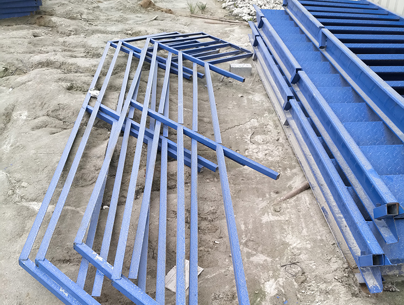 樓梯鐵架床空調(diào)